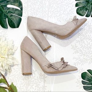 Quipid Faux Suede Ruffle Size 8.5